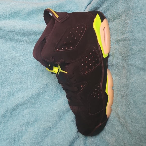 Jordans - Picture 3 of 4